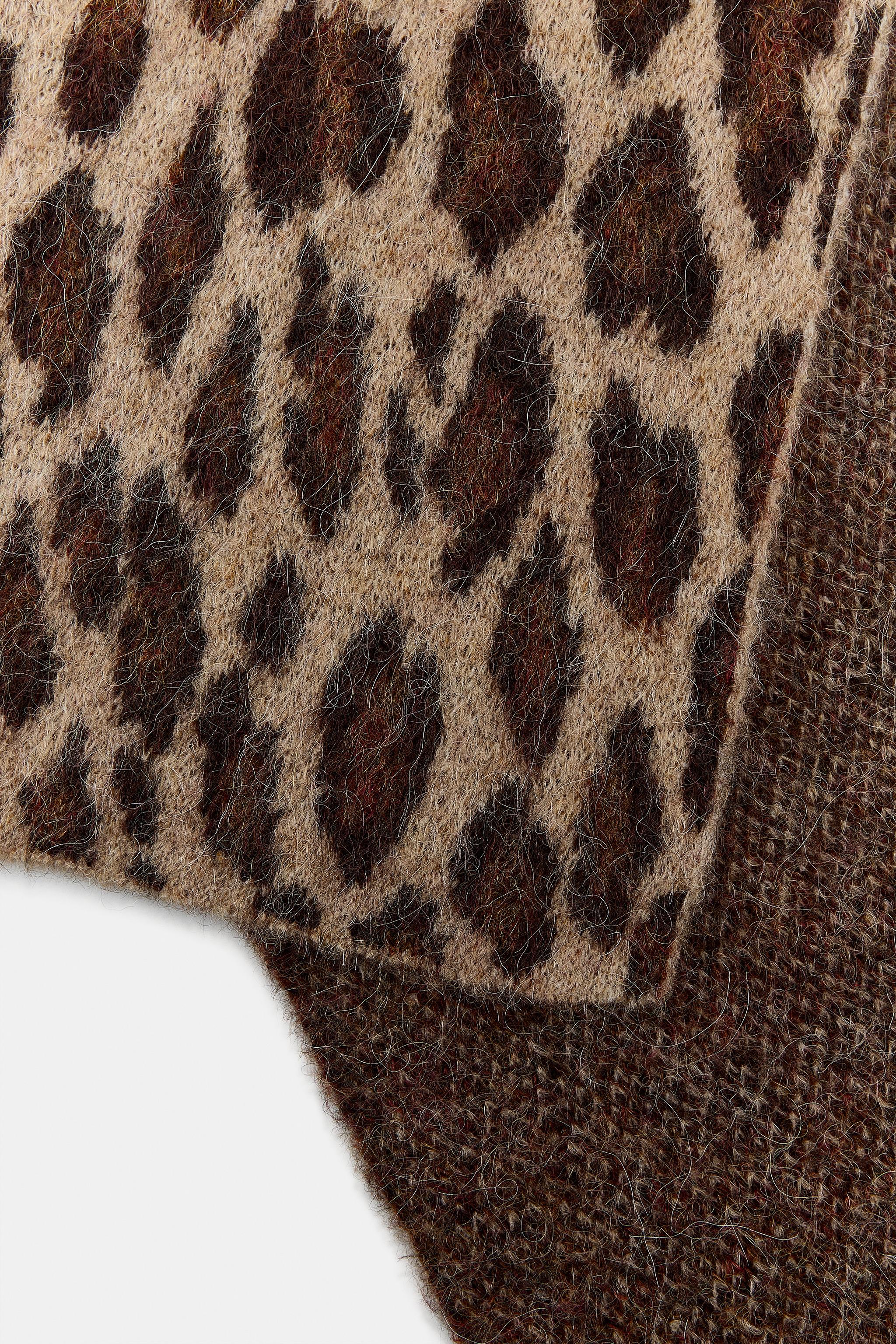ANIMAL PRINT KNIT SCARF